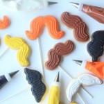 Biscotti baffo - guest post - Mustache Cookie Pops for Father's Day