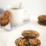 biscotti al cioccolato e fior di sale con Nutella e caramelle mou -Delicious Nutella stuffed double chocolate chip cookies