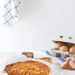 Frittata di pasta con cubetti filanti di formaggio di montagna - Spaghetti frittata with mountain cheese