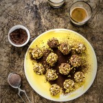 fig pistachio date truffles vegan recipe - tartufi fichi e datteri - tartufi - frutta secca - paleo - vegan - gluten free - energy bites -