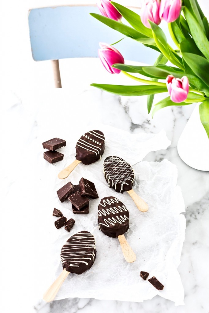 Torta al cioccolato su stecco, Chocolate cake egg pops Torta al cioccolato su stecco, Torta su stecco al cioccolato, Ovetti di torta al cioccolato su stecco, Ricetta torta al cioccolato su stecco, Come riciclare le uova di Pasqua, Torta su stecco glassata al cioccolato, Brownies su stecco, Tortine al cioccolato su stecco, Chocolate cake egg pops recipe, How to make chocolate cake pops, Chocolate Easter cake egg pops
